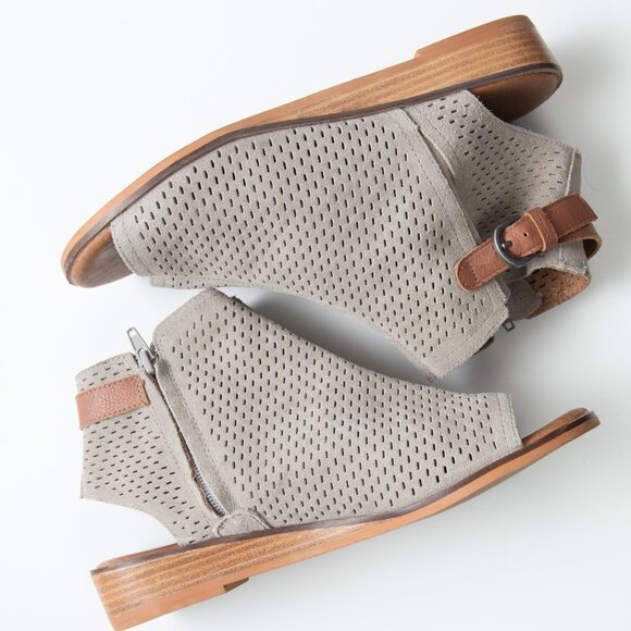 Gee WaWa Booties Perforated Leather Ankle Boots Peep Toe Taupe Grey Size 9 - Picture 3 of 8